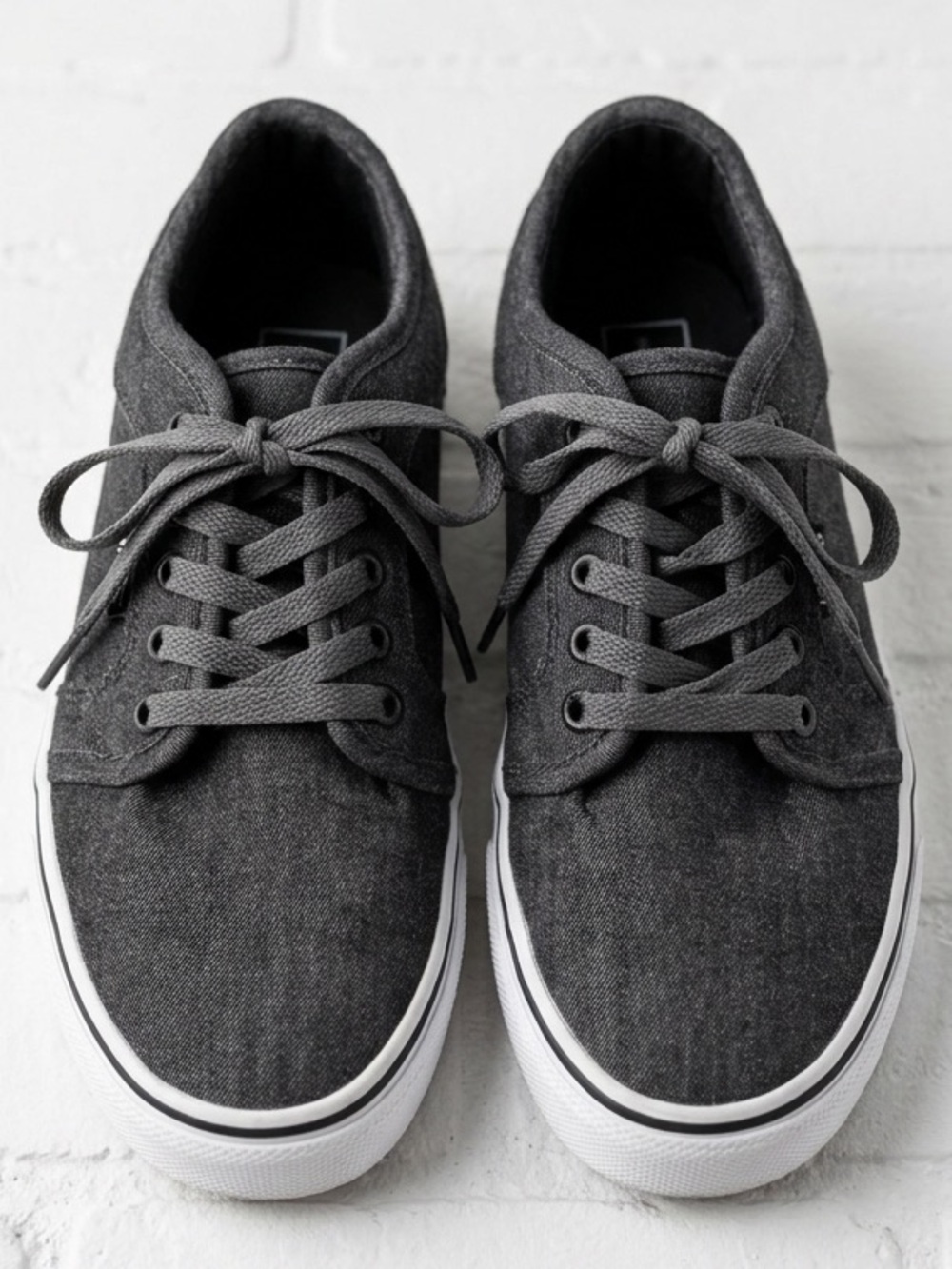 Maui and Sons Charcoal Denim Canvas Low Top Skate Shoes Sneakers Size 8